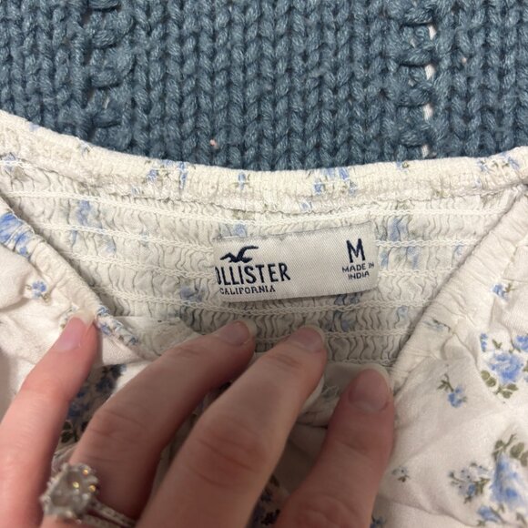 5/$25 💐 | Hollister Milkmaid Top - Picture 2 of 5